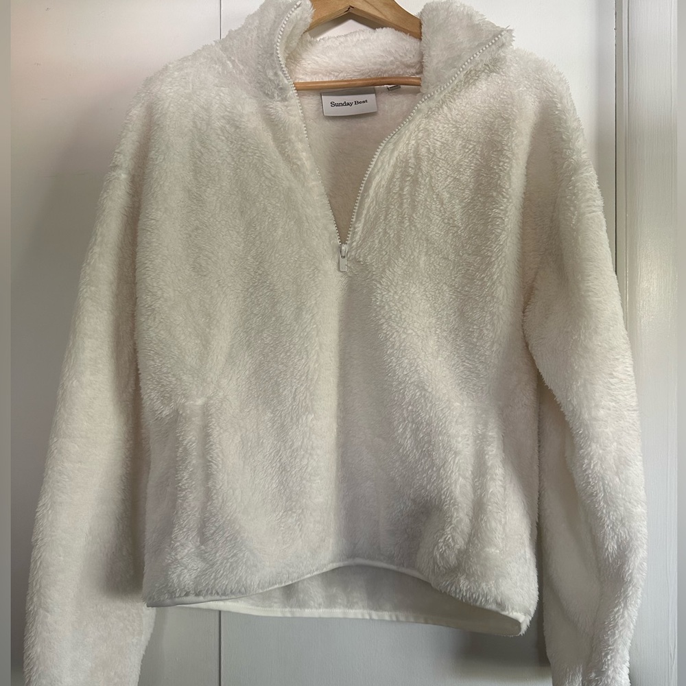 NWOT Aritzia Sunday Best Fuzzy Quarter zip